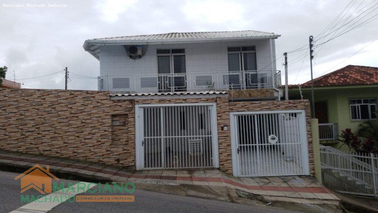 Imagem Casa com 4 Quartos à Venda, 195 m² em Capoeiras - Florianópolis