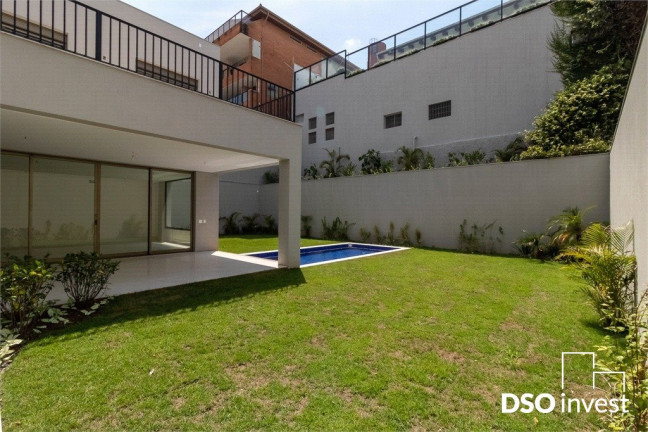 Casa com 4 Quartos à Venda, 710 m² em Jardim Guedala - São Paulo