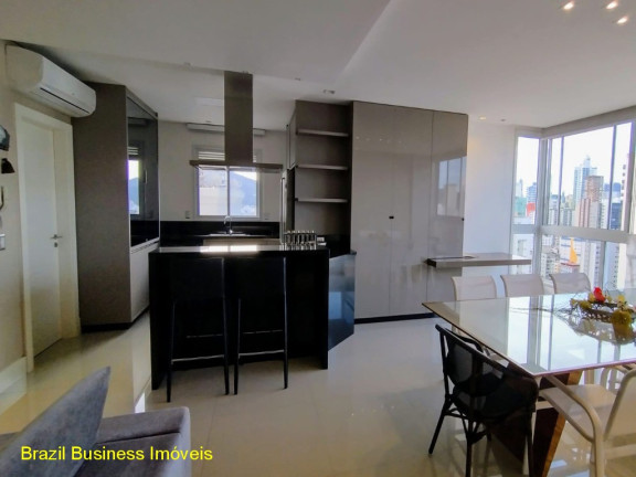 Imagem Imóvel com 3 Quartos à Venda, 128 m² em Centro - Balneário Camboriú