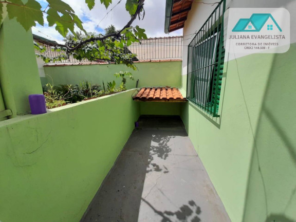 Imagem Casa com 3 Quartos à Venda, 300 m² em Jardim Rony - Guaratinguetá