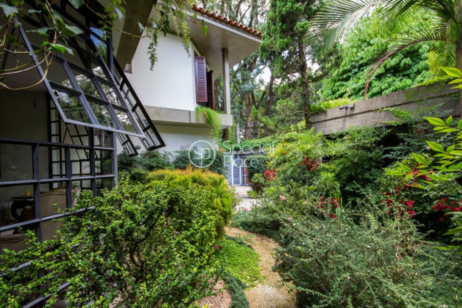 Casa com 4 Quartos à Venda, 650 m² em Alto De Pinheiros - São Paulo