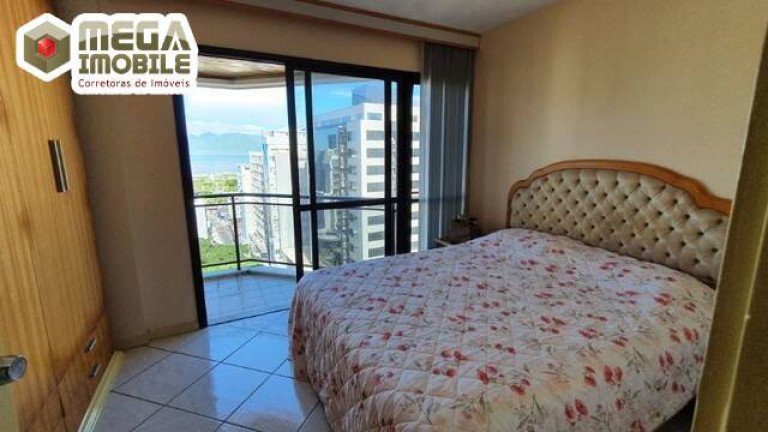 Imagem Apartamento com 2 Quartos à Venda, 70 m² em Centro - Florianópolis