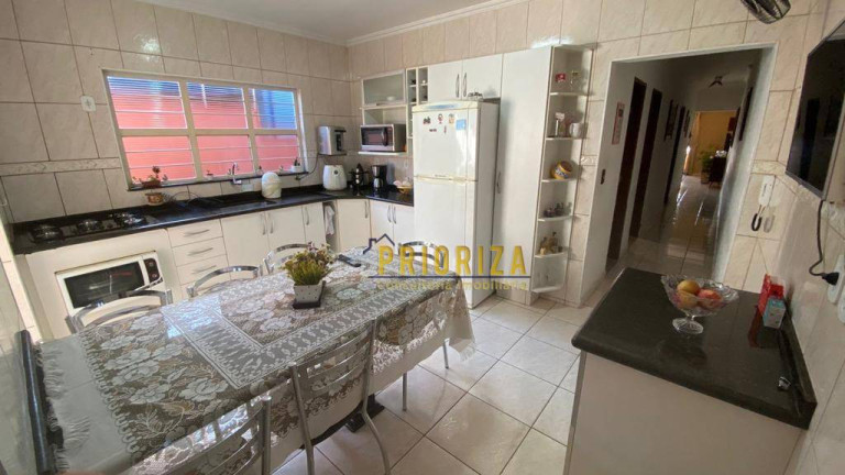 Imagem Casa com 3 Quartos à Venda, 210 m² em Vila Barcelona - Sorocaba