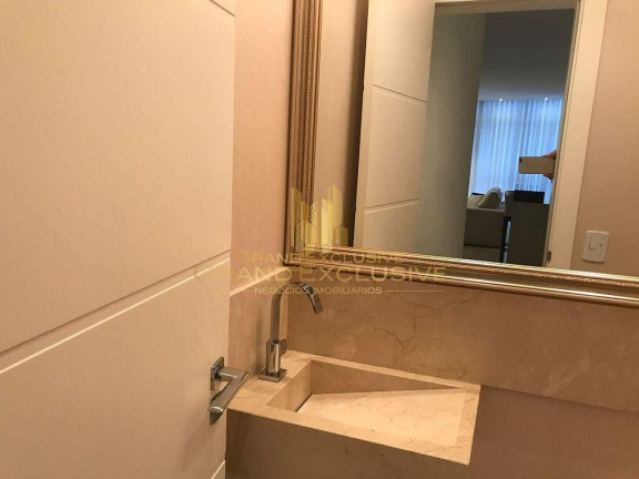 Imagem Apartamento com 3 Quartos à Venda, 132 m² em Centro - Balneário Camboriú