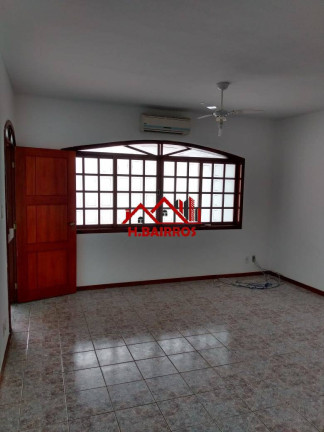 Imagem Casa com 3 Quartos à Venda, 225 m² em Jardim Eloyna - Pindamonhangaba