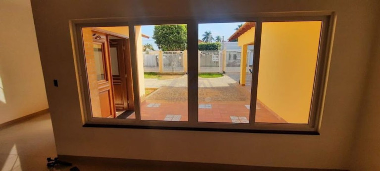 Imagem Casa com 4 Quartos à Venda, 483 m² em Centro - Guararapes