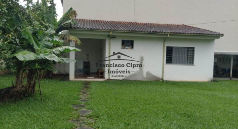 Imagem Sobrado com 5 Quartos à Venda, 460 m² em Vila Paraíba - Guaratinguetá