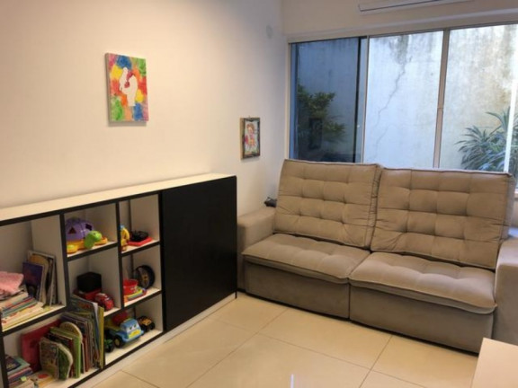 Imagem Apartamento com 2 Quartos à Venda, 75 m² em Moinhos De Vento - Porto Alegre