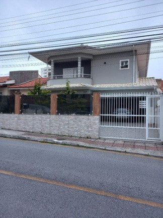 Imagem Casa com 4 Quartos à Venda, 257 m² em Barreiros - São José