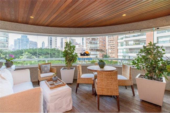 Apartamento com 3 Quartos à Venda,  em Vila Uberabinha - São Paulo