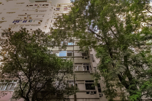 Imagem Imóvel com 2 Quartos à Venda, 72 m² em Copacabana - Rio De Janeiro