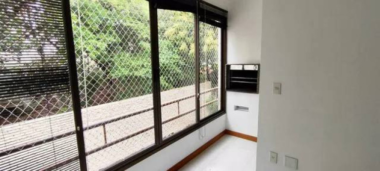 Apartamento com 1 Quarto à Venda, 50 m² em Floresta - Porto Alegre