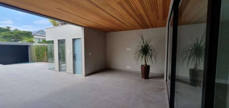 Casa com 5 Quartos à Venda, 420 m² em Barra Da Tijuca - Rio De Janeiro