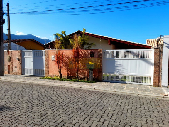Imagem Casa com 3 Quartos à Venda, 240 m² em Martim De Sá - Caraguatatuba