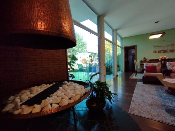 Imagem Casa com 4 Quartos à Venda, 214 m² em Várzea - Teresópolis