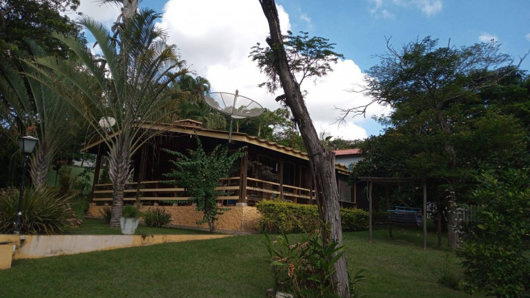 Imagem Casa com 3 Quartos à Venda, 2.000 m² em Centro - Boituva