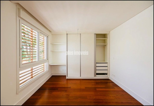 Casa com 4 Quartos à Venda, 420 m² em Granja Julieta - São Paulo
