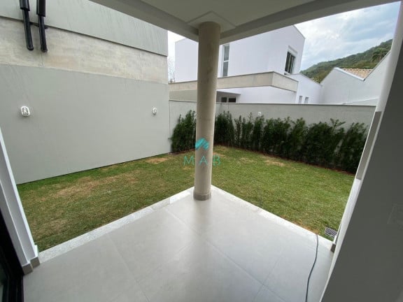 Imagem Sobrado com 4 Quartos à Venda, 159 m² em Cachoeira Do Bom Jesus - Florianópolis