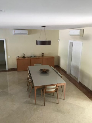 Casa com 5 Quartos à Venda, 1.150 m² em Barra Da Tijuca - Rio De Janeiro