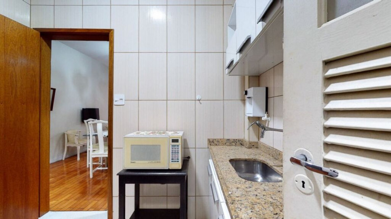 Imagem Imóvel com 2 Quartos à Venda, 65 m² em Copacabana - Rio De Janeiro