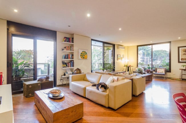 Imagem Apartamento com 3 Quartos à Venda, 200 m²