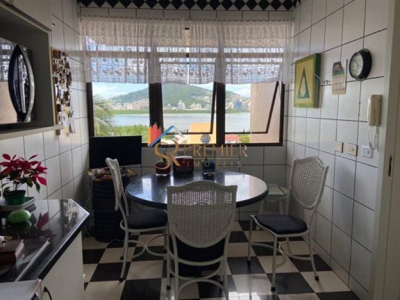 Imagem Casa com 3 Quartos à Venda, 220 m² em João Paulo - Florianópolis