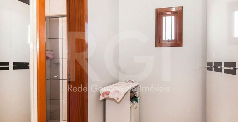 Imagem Casa com 4 Quartos à Venda, 492 m² em Vila João Pessoa - Porto Alegre
