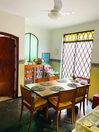 Casa com 6 Quartos à Venda,  em Jardim Guedala - São Paulo