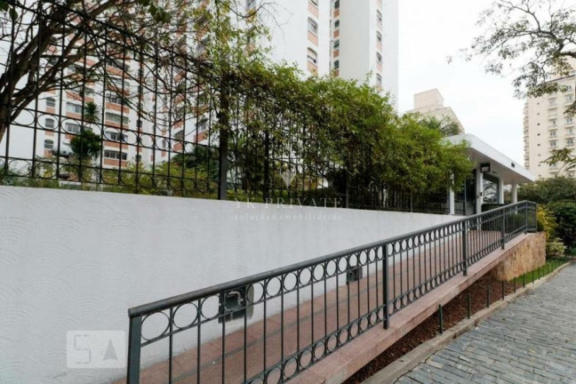 Apartamento com 2 Quartos à Venda, 105 m² em Sumaré - São Paulo