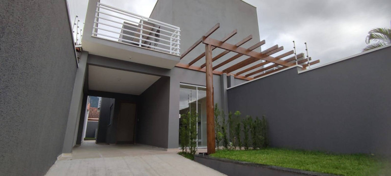 Imagem Sobrado com 3 Quartos à Venda, 180 m² em Centro - Peruíbe