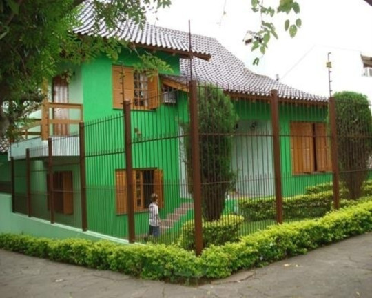Imagem Casa com 4 Quartos à Venda, 305 m² em Jardim Planalto - Porto Alegre