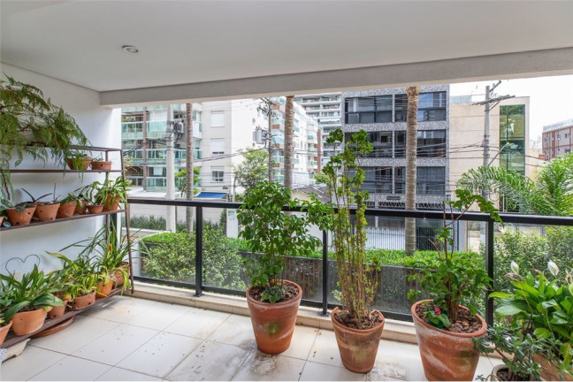 Imagem Apartamento com 3 Quartos à Venda, 161 m² em Indianópolis - São Paulo
