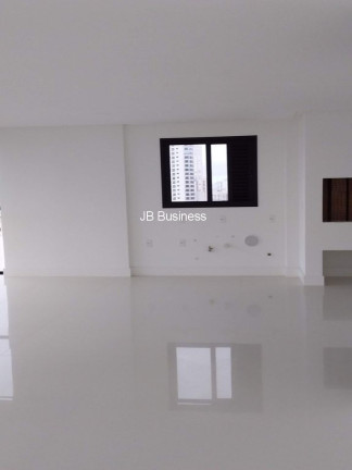 Imagem Imóvel com 3 Quartos à Venda, 122 m² em Centro - Balneário Camboriú