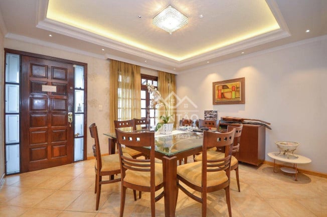 Foto do imóvel: Casa com 4 Quartos à Venda,  em Pinheirinho - Curitiba