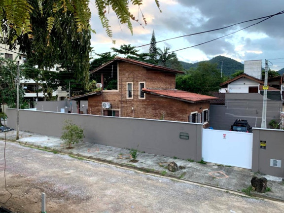 Imagem Casa com 3 Quartos à Venda, 106 m² em Itaguá - Ubatuba