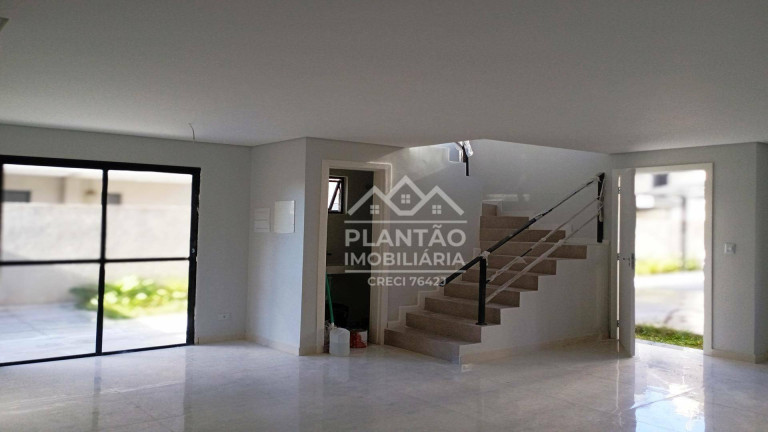 Foto do imóvel: Sobrado com 3 Quartos à Venda, 105 m² em Uberaba - Curitiba