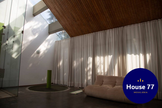 Casa à Venda, 200 m² em Moema - São Paulo