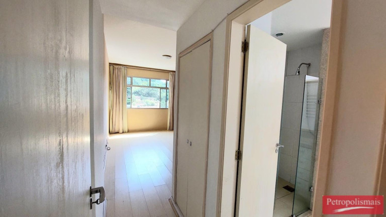 Imagem Apartamento com 3 Quartos à Venda, 2 m² em Centro - Petrópolis