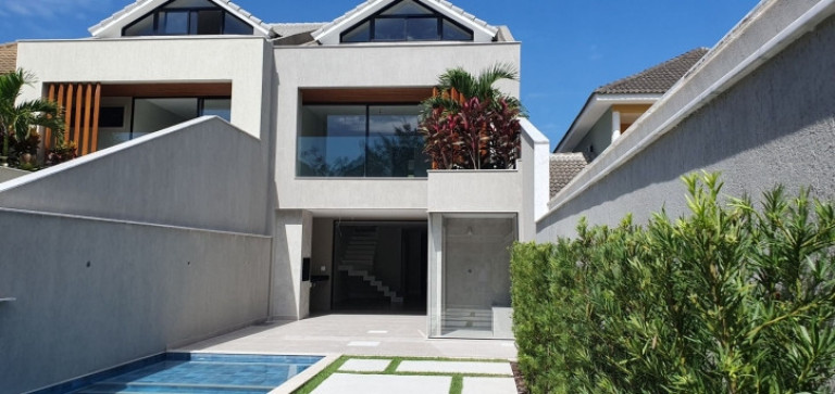 Casa com 4 Quartos à Venda, 320 m² em Barra Da Tijuca - Rio De Janeiro