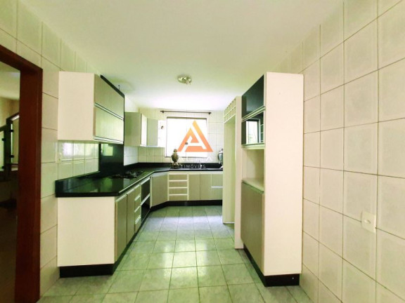 Imagem Casa com 4 Quartos à Venda, 380 m²