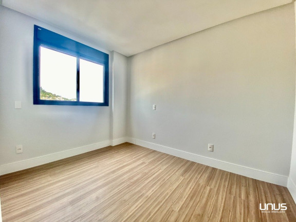 Imagem Apartamento com 3 Quartos à Venda, 213 m² em Agronômica - Florianópolis