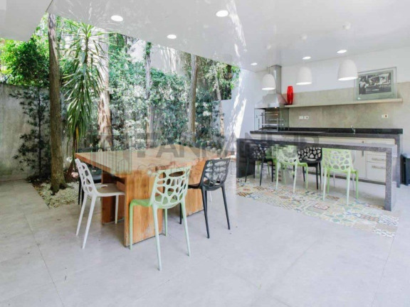 Casa com 3 Quartos à Venda, 334 m² em Jardim Europa - São Paulo