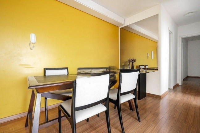Imagem Apartamento com 3 Quartos à Venda, 73 m² em São João - Porto Alegre
