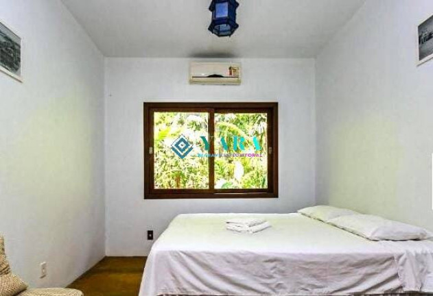 Imagem Casa com 3 Quartos à Venda, 2.000 m² em Lagoa Da Conceição - Florianópolis