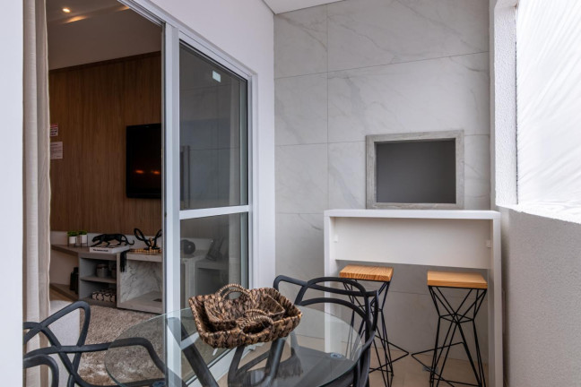 Imagem Apartamento com 2 Quartos à Venda, 70 m² em Mercês - Curitiba