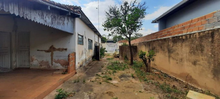 Imagem Casa com 3 Quartos à Venda, 300 m² em Centro - Guararapes