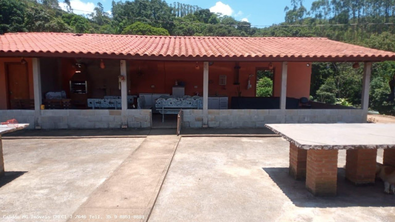 Imagem Chácara com 3 Quartos à Venda, 170 m² em Pocinhos Do Rio Verde - Caldas