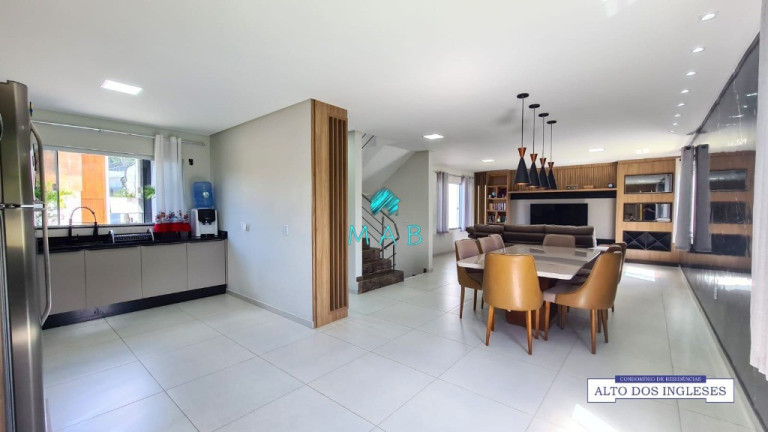 Imagem Casa com 3 Quartos à Venda, 285 m² em Ingleses Do Rio Vermelho - Florianópolis