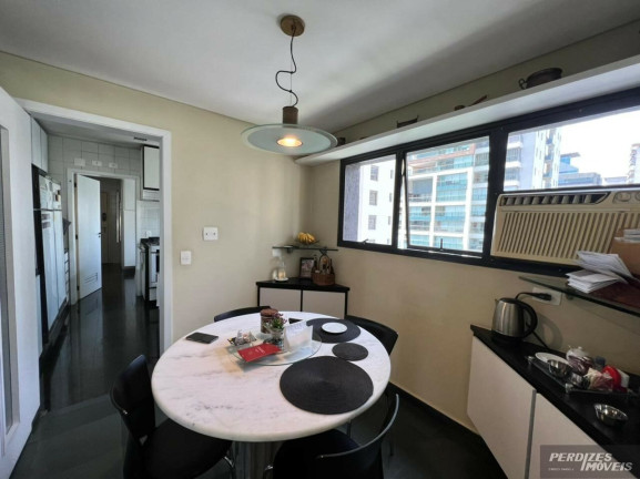 Apartamento com 4 Quartos à Venda, 220 m² em Itaim Bibi - São Paulo