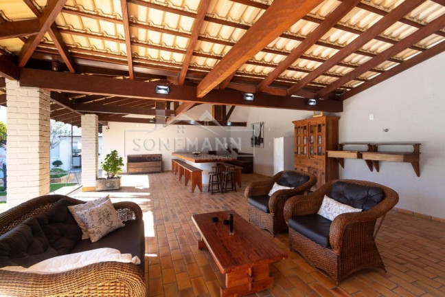 Imagem Casa com 6 Quartos à Venda, 805 m² em Centro - Bombinhas